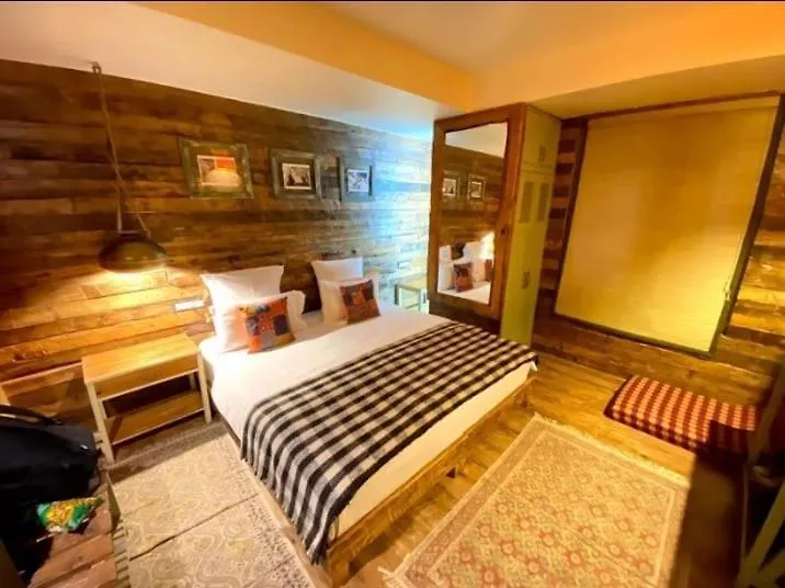Meenabagh Villa Rooms & Cafe Шимла